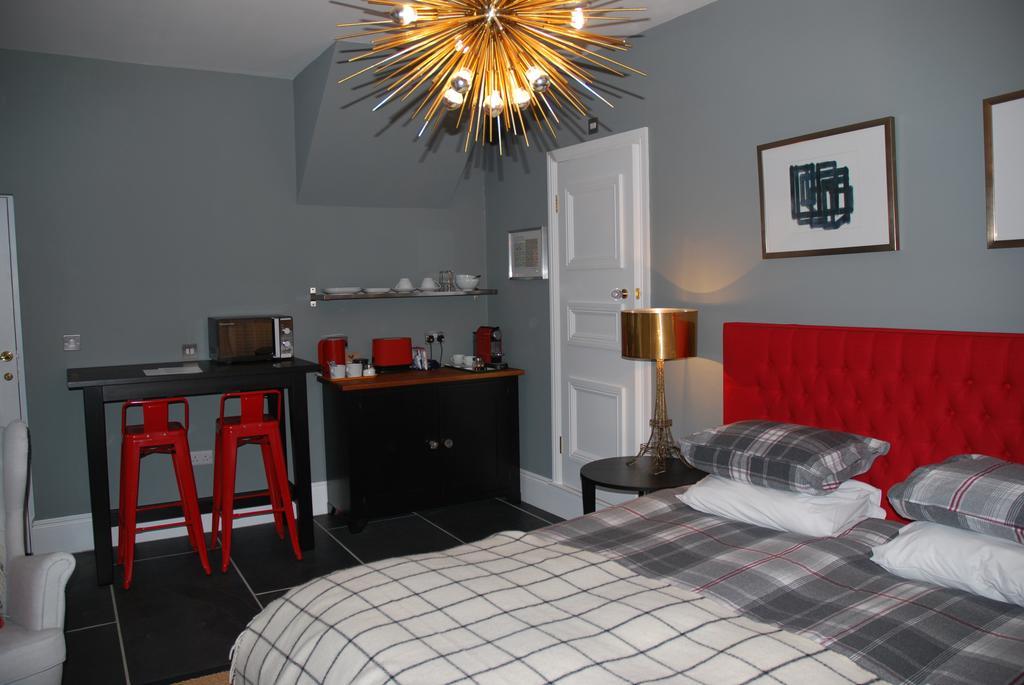 Montpellier House Bed & Breakfast Newport Pagnell Exterior foto