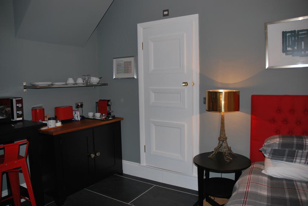 Montpellier House Bed & Breakfast Newport Pagnell Exterior foto